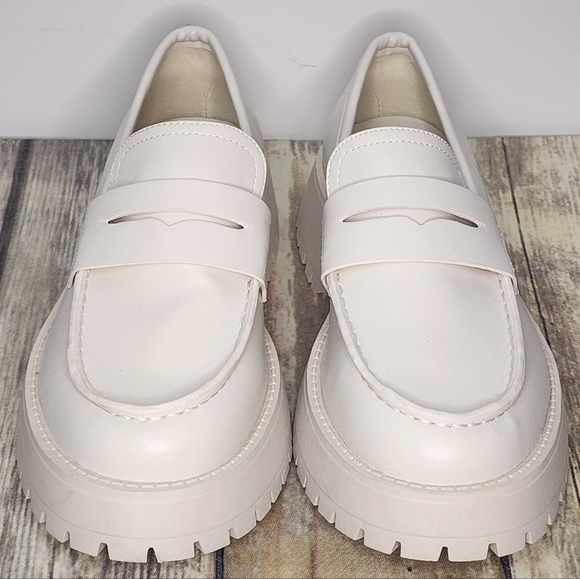 Madden Girl Heaathr Lug Sole Penny Loafer - Picture 2 of 3